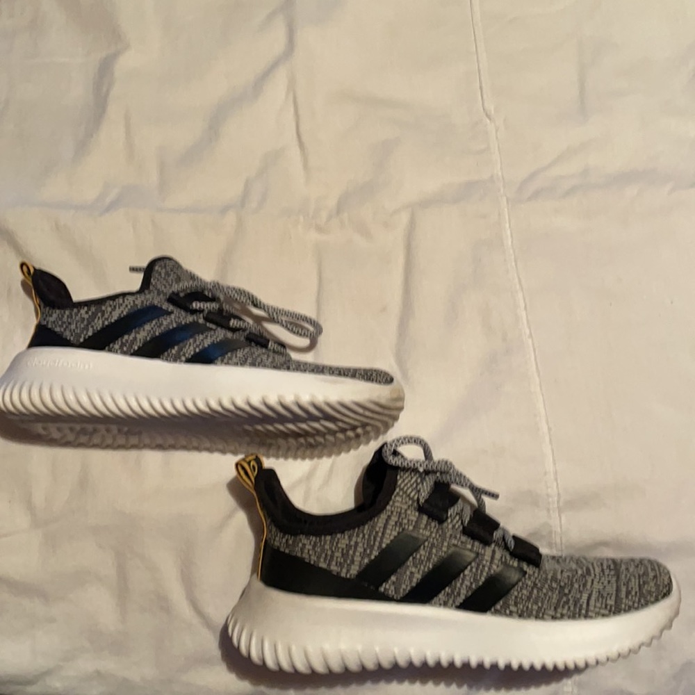 Adidas Cloudfoam sneakers